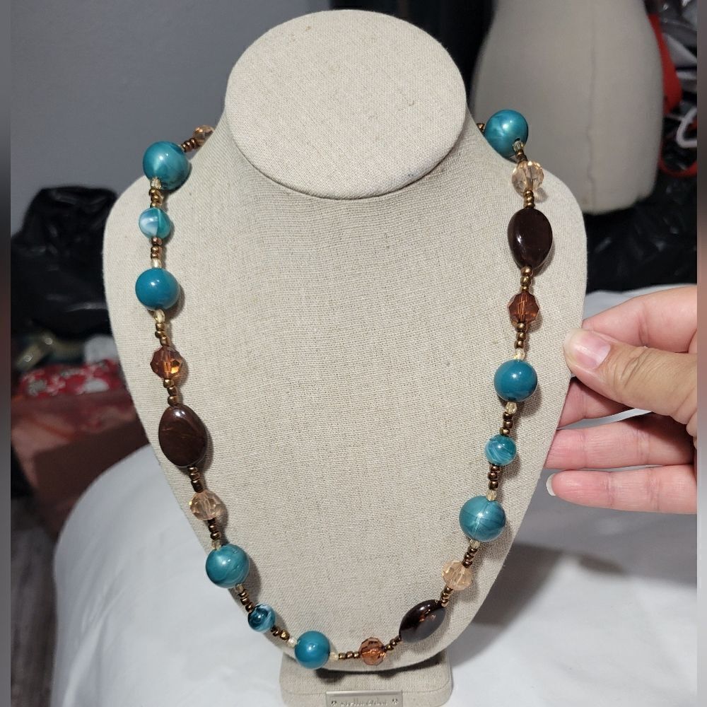 Vintage long beaded necklace NWT